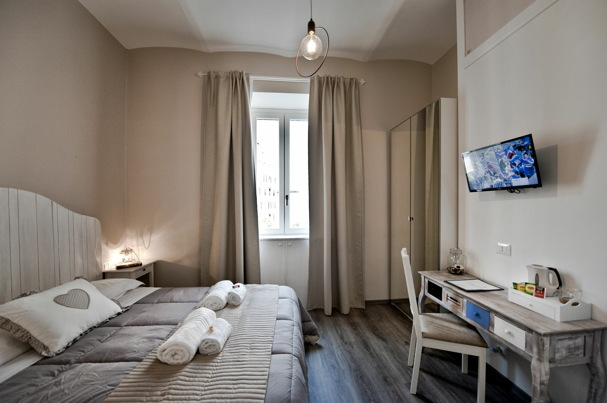 Tinkerbell Bed and Breakfast Rom Exteriör bild